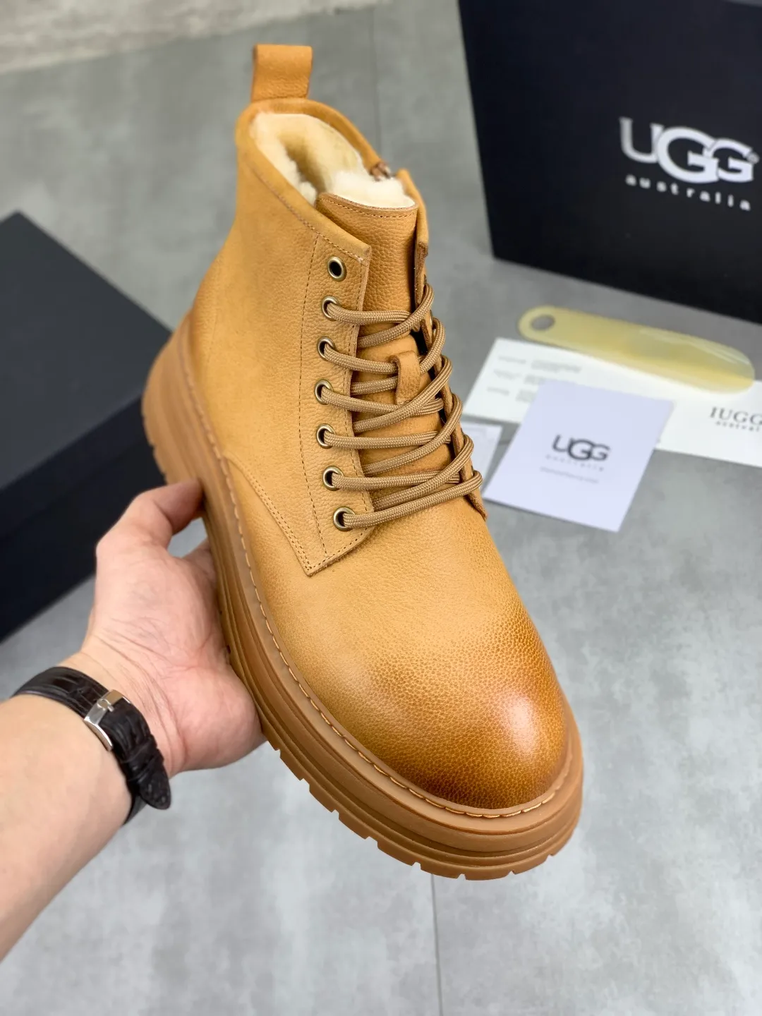 Men's men's shoes 💰P660 New arrival 🆕🆕🆕 IUGGI Men's British retro Martin boots Winter new men's outdoor hiking boots First layer of cowhide on the outside and wool on the inside Comfortable and warm Rubber sole sole Non-slip and firm Trendy and fashionable Casual and versatile Size: 38-44 (45 customized) Color: three colors